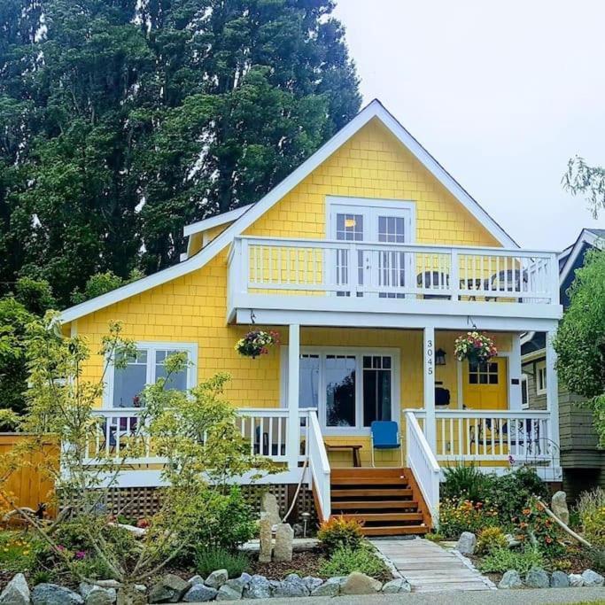 Upstairs Alki - -historic-1858 * Seattle