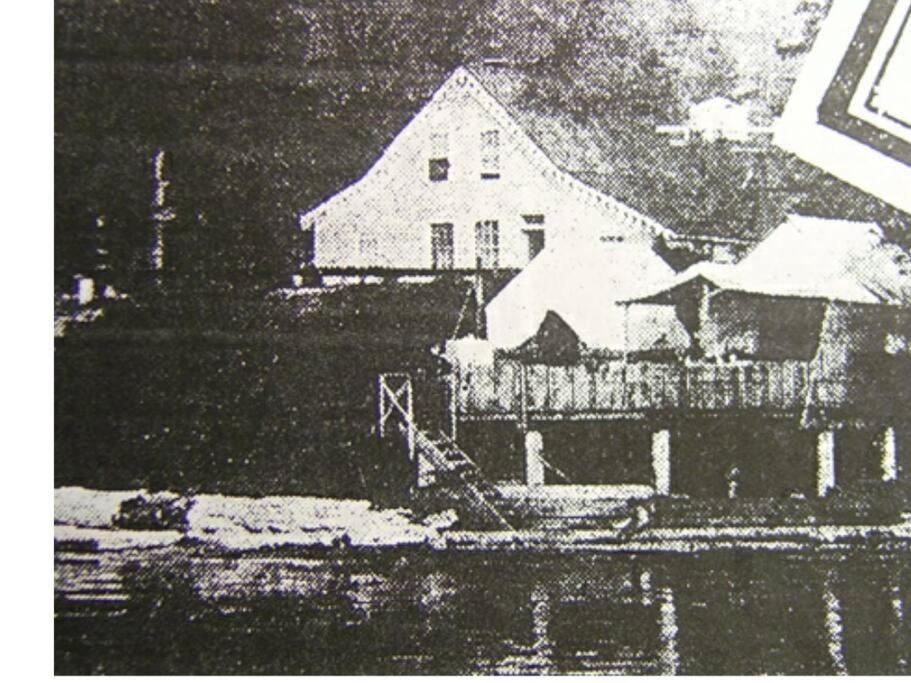Guest house Upstairs Alki - -historic-1858 Seattle