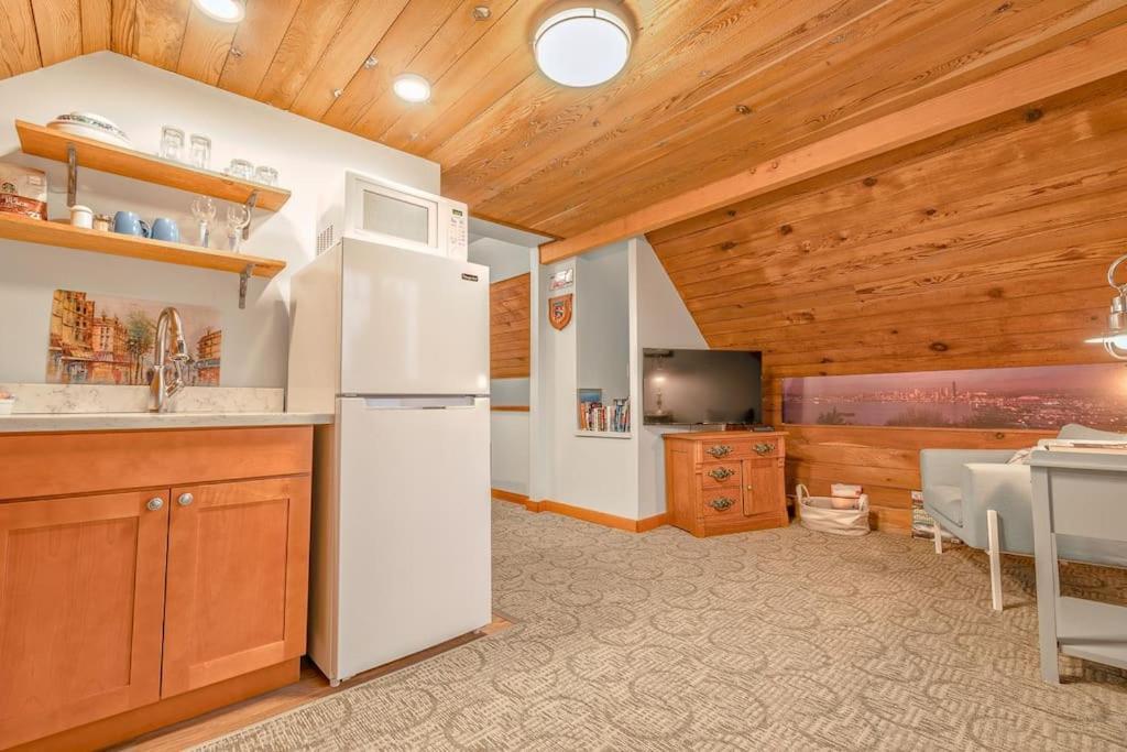 Upstairs Alki - -historic-1858 *