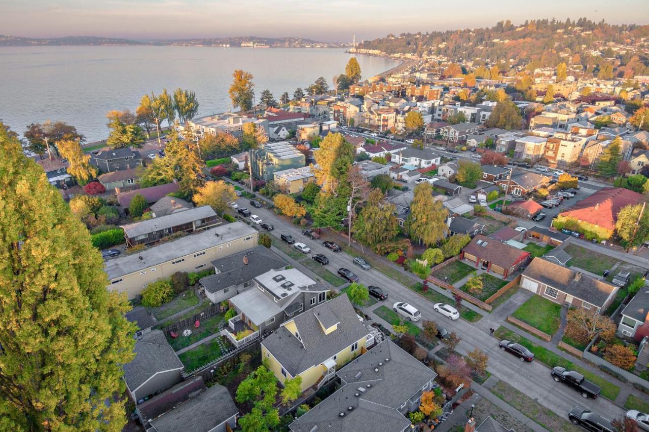 Guest house Upstairs Alki - -historic-1858 Seattle